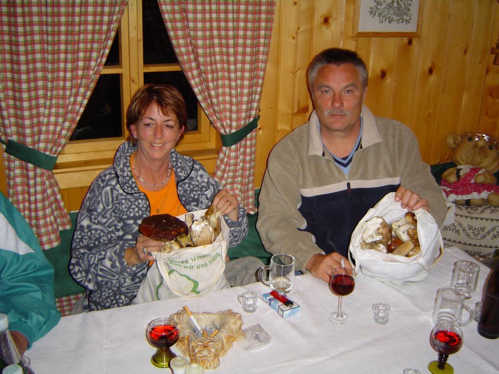 Haus Dorfer Bed & Breakfast Mariapfarr Bagian luar foto