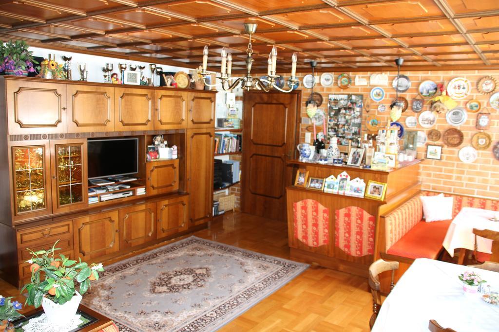 Haus Dorfer Bed & Breakfast Mariapfarr Bagian luar foto