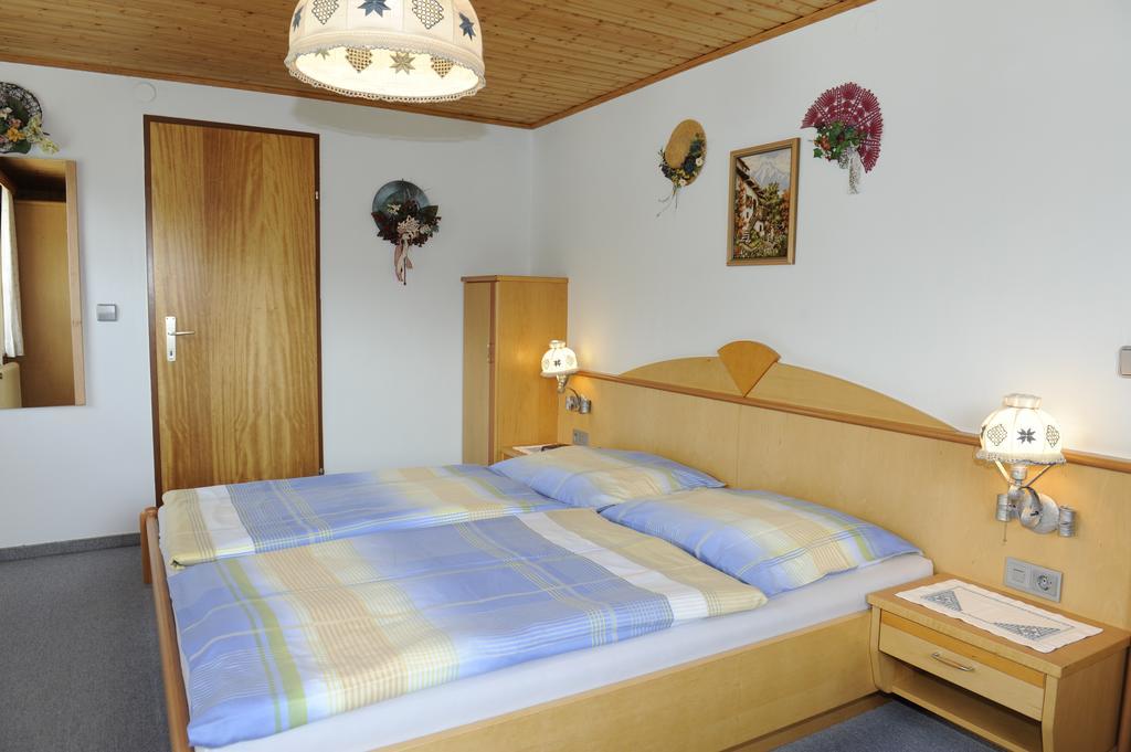 Haus Dorfer Bed & Breakfast Mariapfarr Bagian luar foto