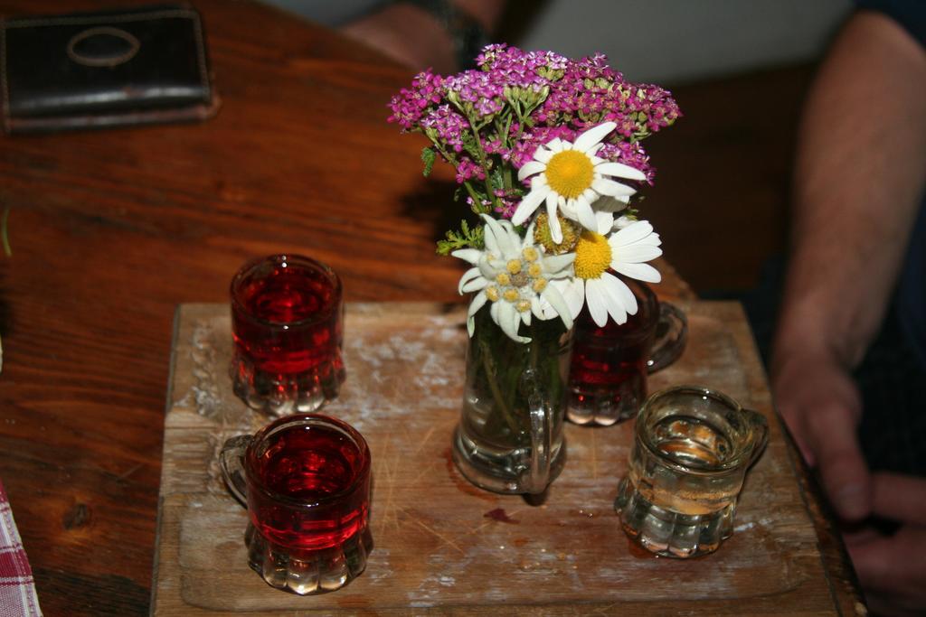 Haus Dorfer Bed & Breakfast Mariapfarr Bagian luar foto