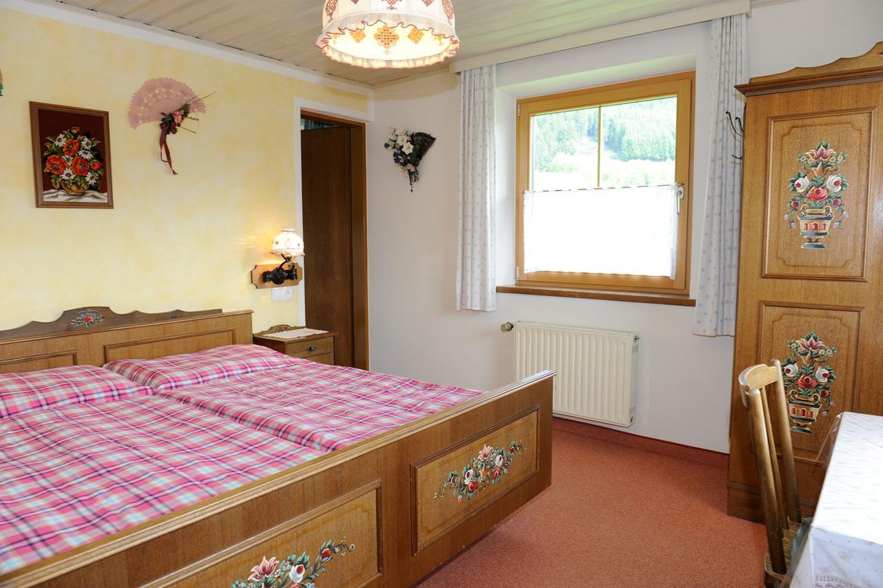 Haus Dorfer Bed & Breakfast Mariapfarr Bagian luar foto
