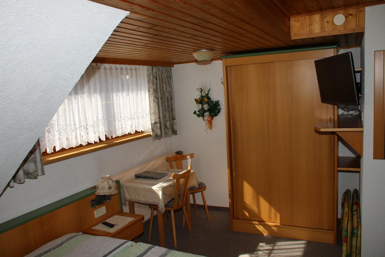 Haus Dorfer Bed & Breakfast Mariapfarr Bagian luar foto
